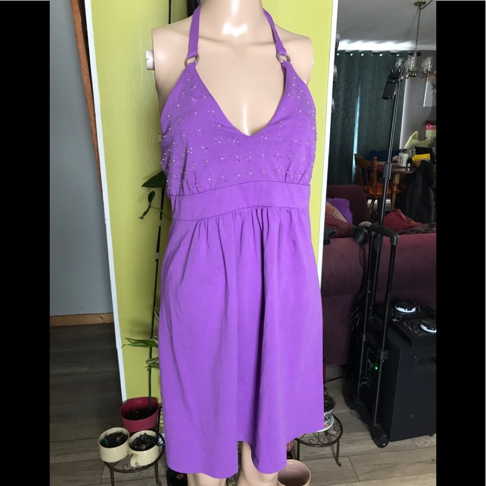 Dresses - Picture 3 of 4